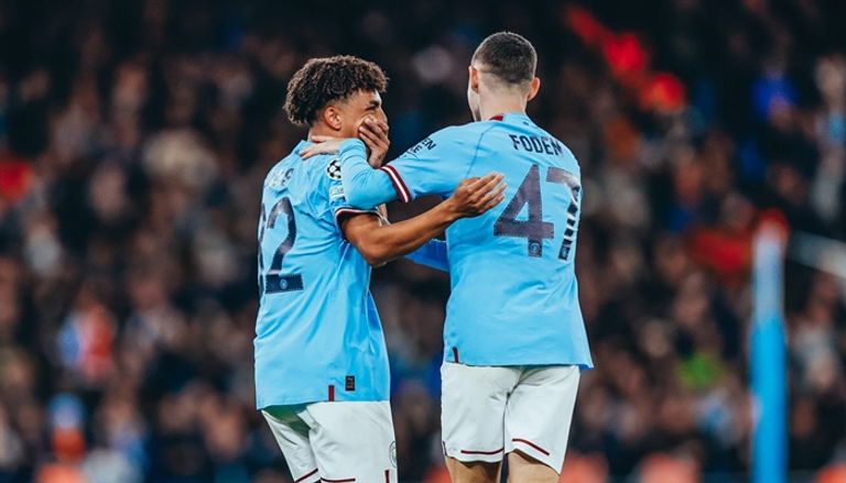 لامين يامال وإدواردو كامافينغا