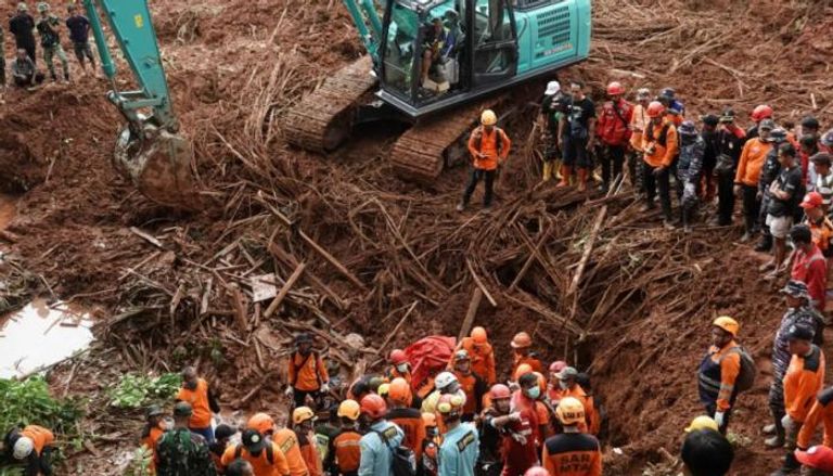 الانهيار الأرضي في إندونيسيا 