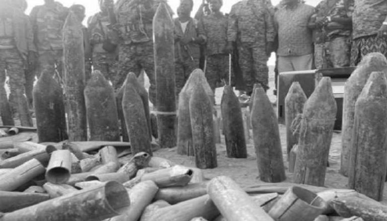 متفجرات عُثر عليها في مخبأ داعش بجبال علمسكاد (العين الإخبارية)