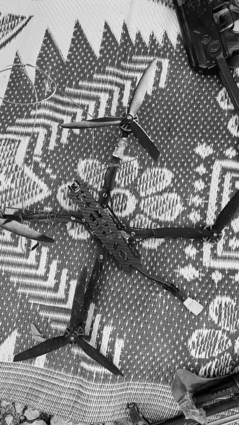 متفجرات عُثر عليها في مخبأ داعش بجبال علمسكاد (العين الإخبارية)