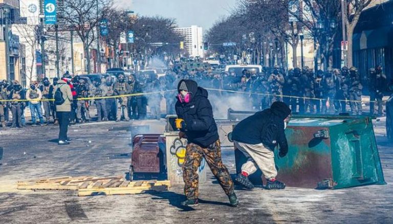 مواجهات في مينيابوليس بين محتجين ووكالة الهجرة في أمريكا