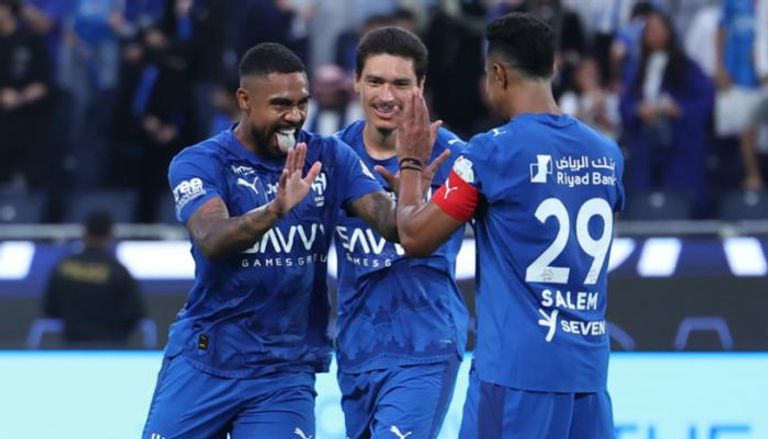 القنوات الناقلة لمباراة الهلال اليوم 