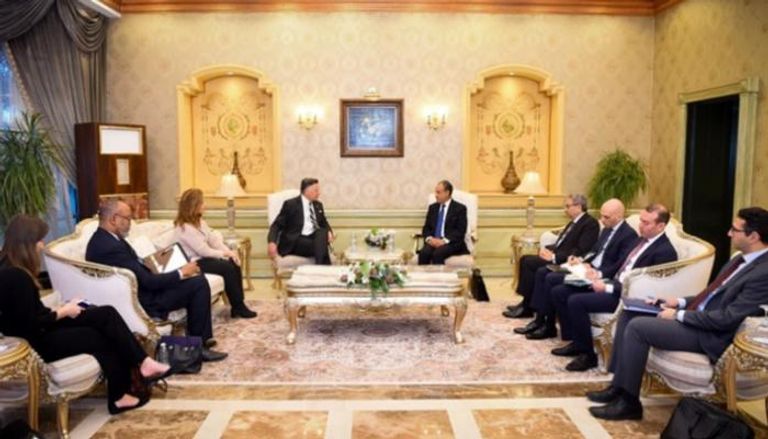 جانب من اللقاء بين بدر عبد العاطي وكريستوفر لاندو ن