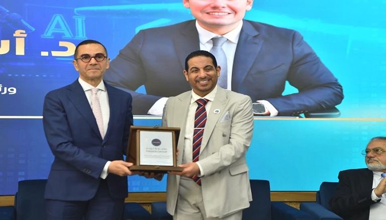 المهندس حسن الخطيب وزير الاستثمار والتجارة الخارجية في مصر