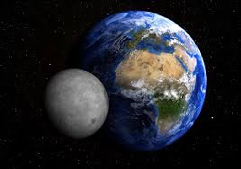 الغلاف الجوي للأرض قد يصل إلى القمر.