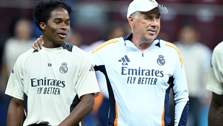 كارلو أنشيلوتي وإيندريك إندريك لاعب ريال مدريد المعار لليون