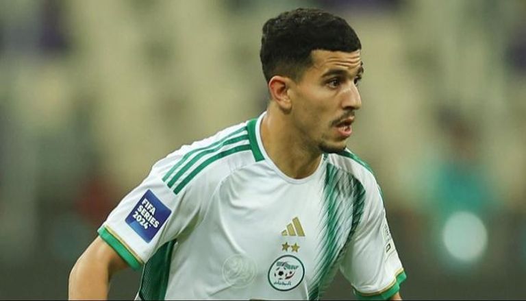 يوسف بلايلي نجم منتخب الجزائر 