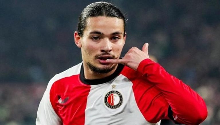 النجم الجزائري أنيس حاج موسى