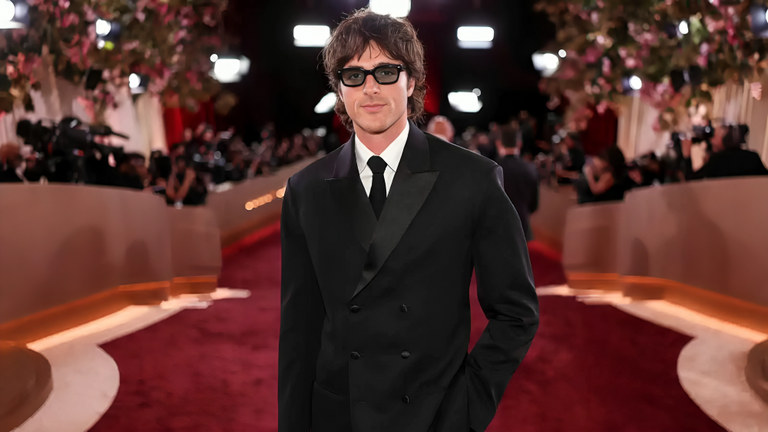 النجم العالمي جاكوب إلوردي