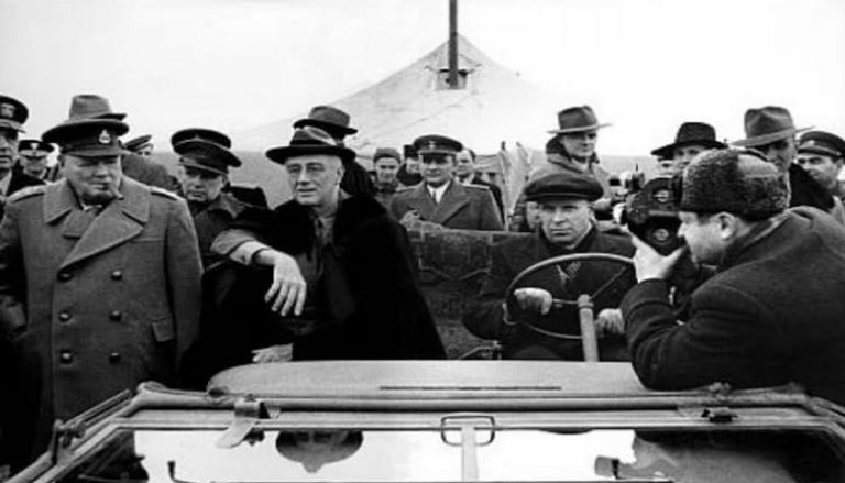 تشرشل وروزفلت في مؤتمر يالطا