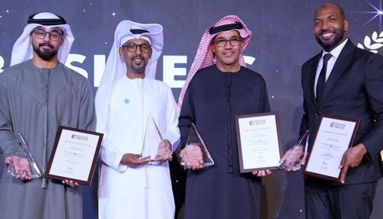 المنطقة الحرة في مدينة مصدر تفوز بثلاثٍ من جوائز 