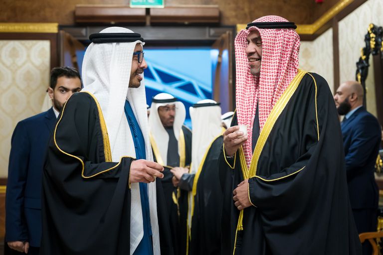 الشيخ عبدالله بن زايد آل نهيان يصل إلى الكويت