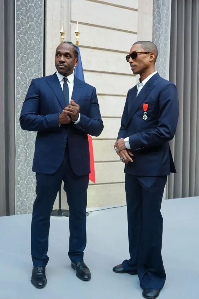 الرئيس الفرنسي يكرم الفنان العالمي فاريل ويليامز