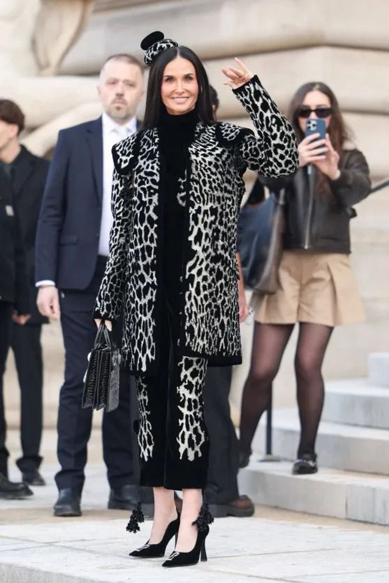 نجوم العالم يتألقون في عرض شوباريللي 