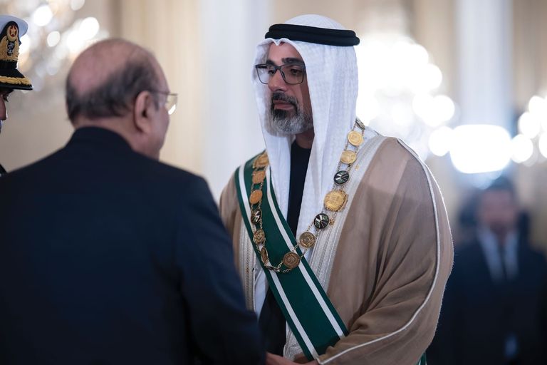 الشيخ محمد بن زايد آل نهيان ورئيس باكستان