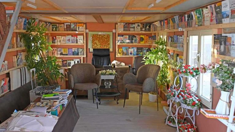 مكتبة عامة مفتوحة في صحراء الجهراء