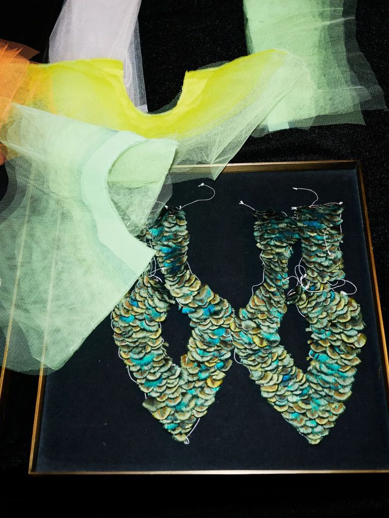 دانيال روزبيري يعيد ابتكار مجوهرات اللوفر المسروقة