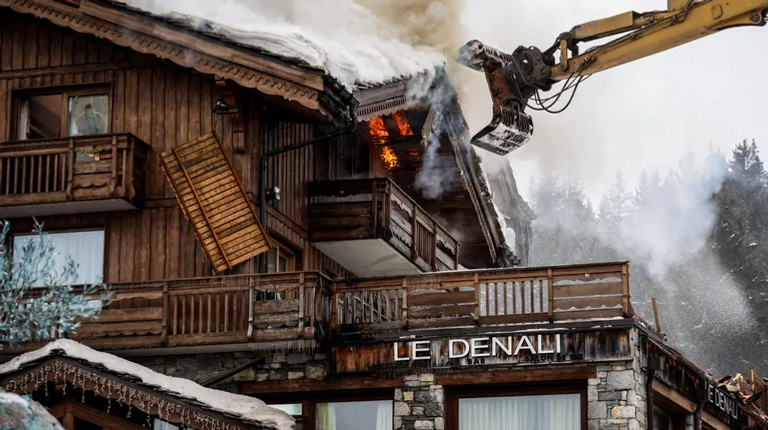 حريق فندق "لي غراند ألب"