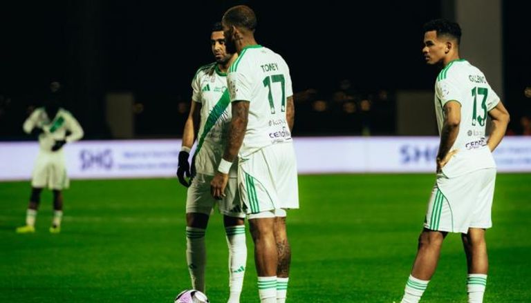 القنوات الناقلة لمباراة الأهلي والاتفاق اليوم 