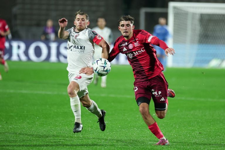 ميسم بنعمة النجم الجزائري سفيان فيغولي