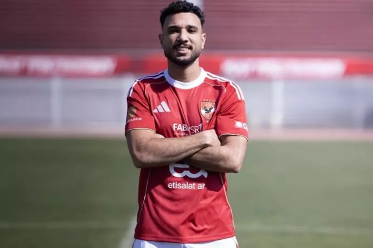 إمام عاشور لاعب الأهلي