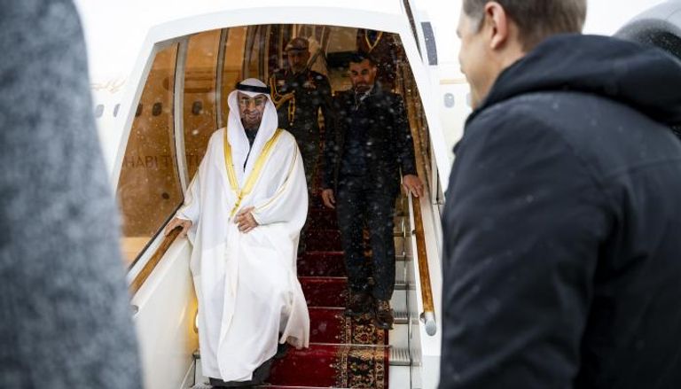 رئيس دولة الإمارات يصل موسكو