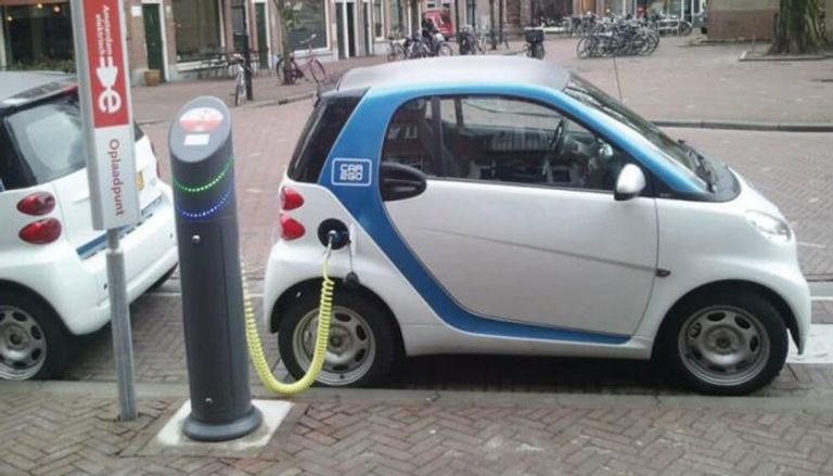 سيارة كهربائية