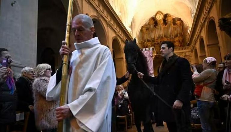 قداس بباريس يخلد ذكرى بريجيت باردو