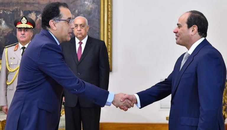 الرئيس السيسي مع رئيس الوزراء الدكتور مصطفى مدبولي