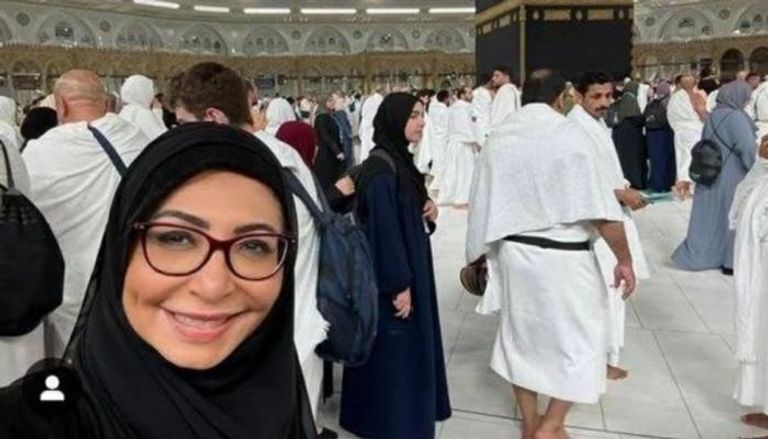 لميس الحديدي أمام الكعبة