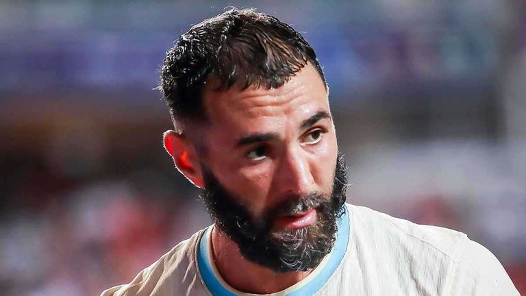 إمام عاشور وكريم بنزيما