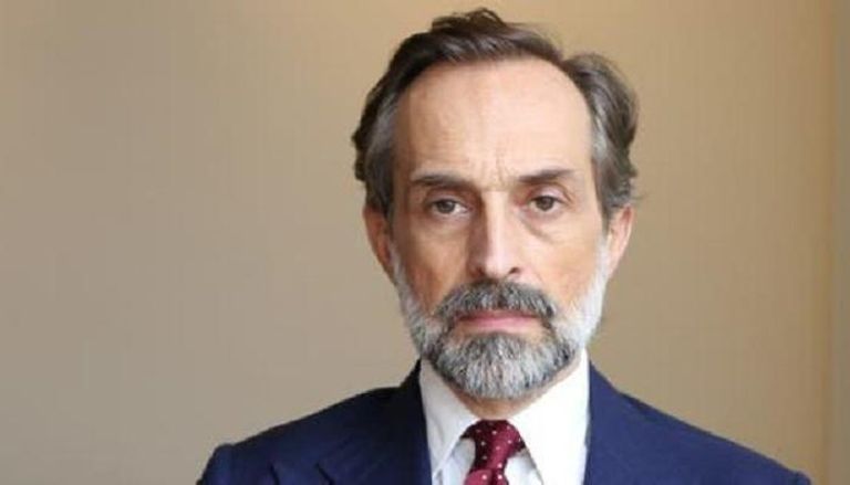 جوليان هارنيس