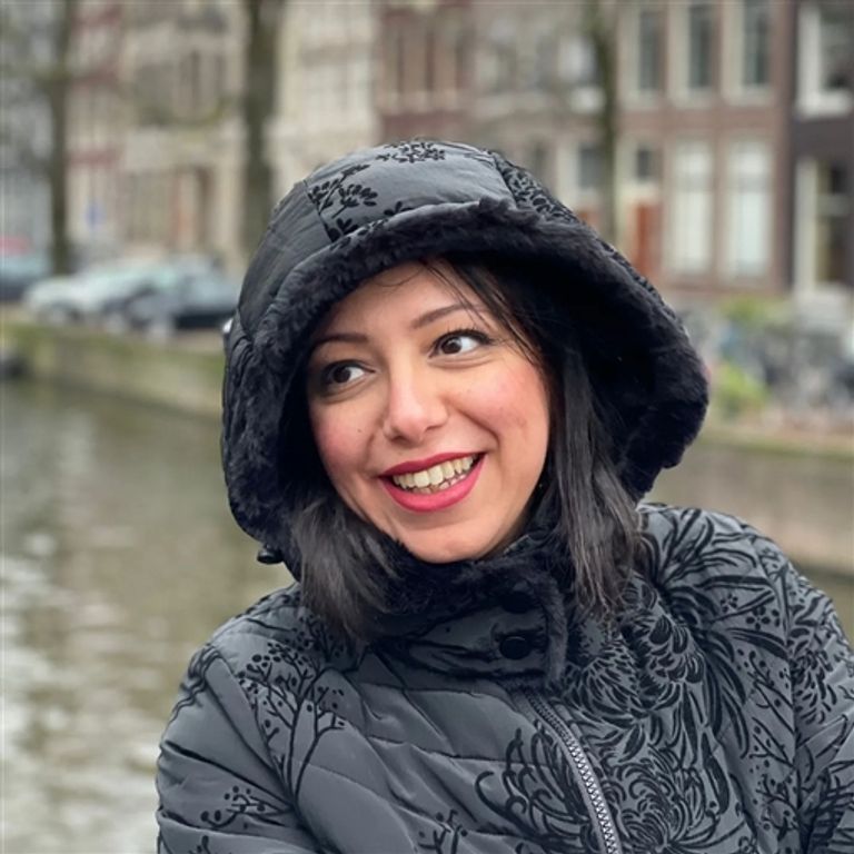 الفنانة سارة خليل 