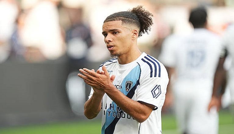 النجم الجزائري إيلان كبال