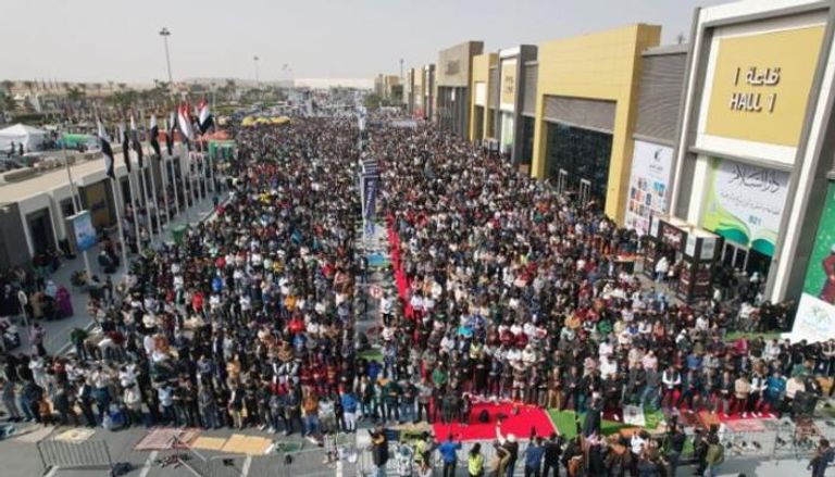 زوار معرض القاهرة للكتاب