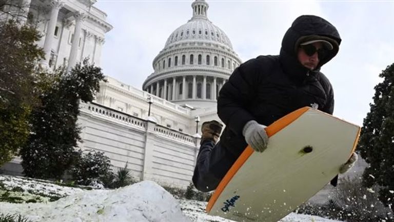 عاصفة ثلجية