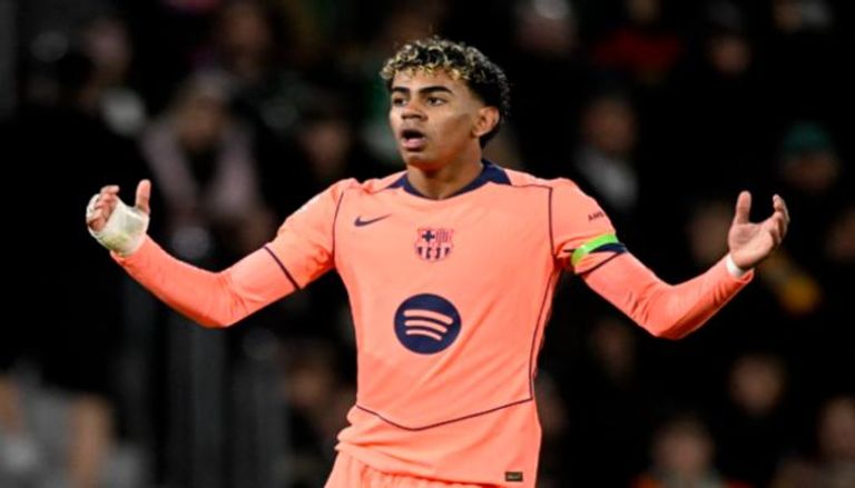 لامين يامال نجم برشلونة 