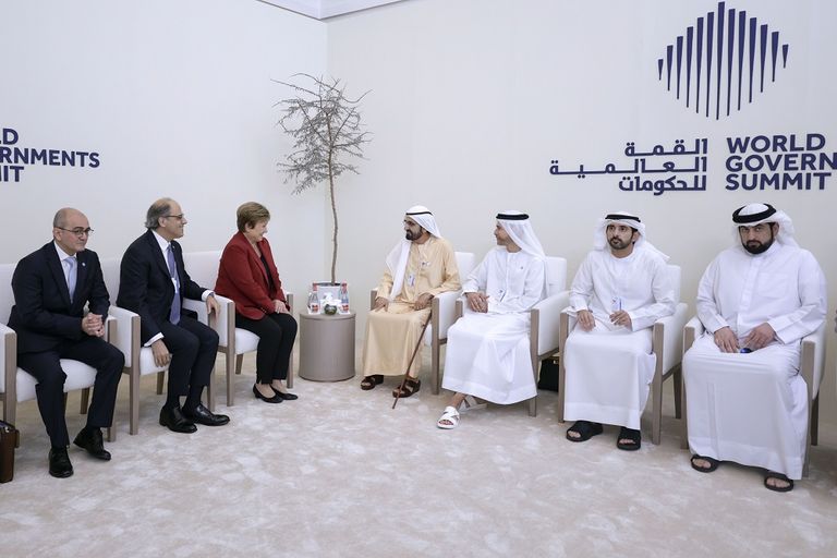 محمد بن راشد يلتقي مديرة صندوق النقد الدولي.. تعزيز مسارات التنمية الشاملة والمستدامة - صورة 1