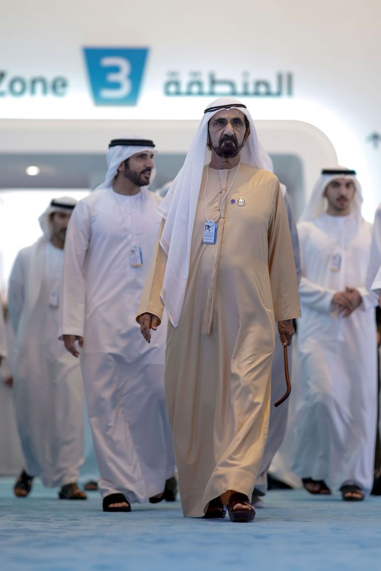 محمد بن راشد يتفقد فعاليات القمة العالمية للحكومات 2026 - صورة 1
