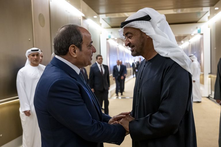 محمد بن زايد والسيسي يبحثان التطورات الإقليمية والتعاون الثنائي - صورة 2