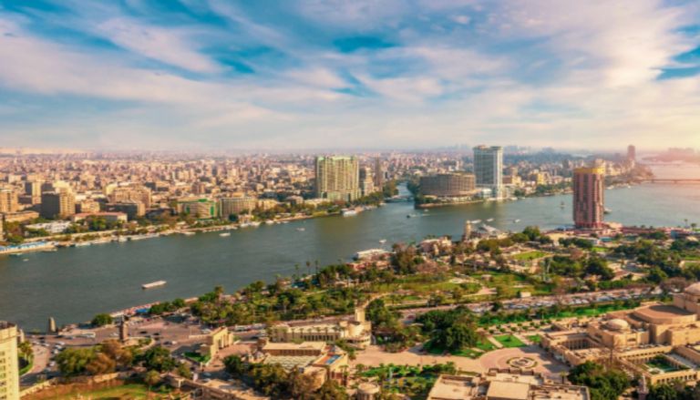 الرمال والأتربة تهاجم مصر بداية من الجمعة.. والحرارة ترتفع مجددا - صورة 1