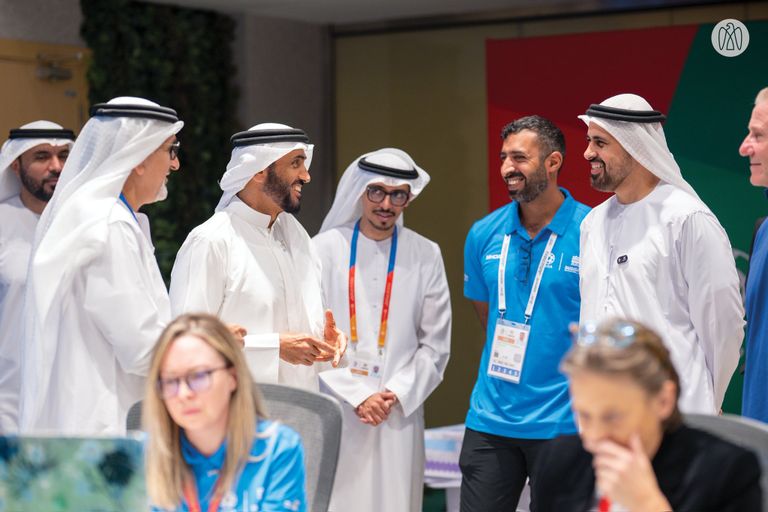 نهيان بن زايد وذياب بن محمد بن زايد يشهدان فعاليات ألعاب ماسترز أبوظبي 2026 - صورة 1