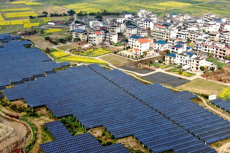 استقرار الانبعاثات في الصين خلال 2025.. نمو هائل لمصادر الطاقة المتجددة - صورة 1