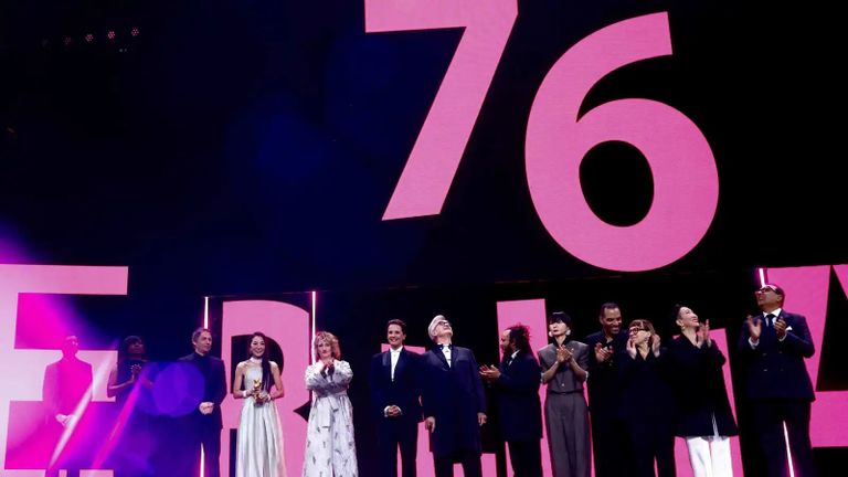 مهرجان برلين السينمائي 2026 ينطلق بتكريم ميشيل يوه - صورة 1