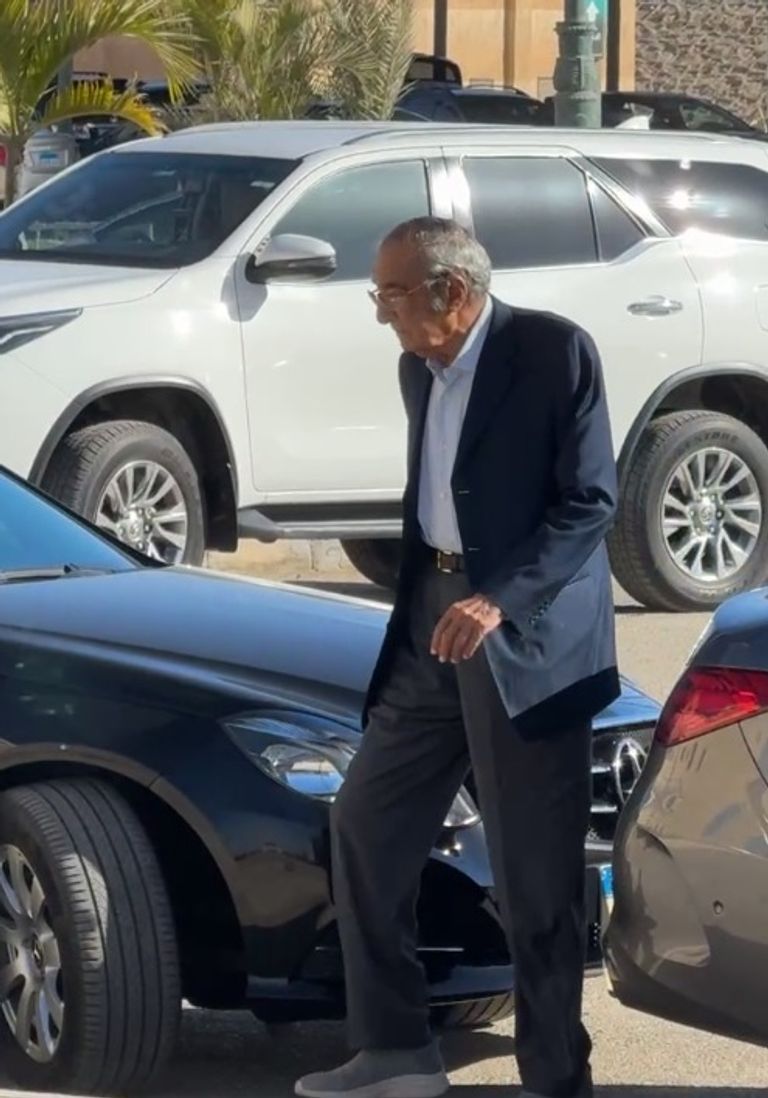 تشييع جنازة مفيد شهاب بحضور وزير الداخلية المصري (صور) - صورة 1
