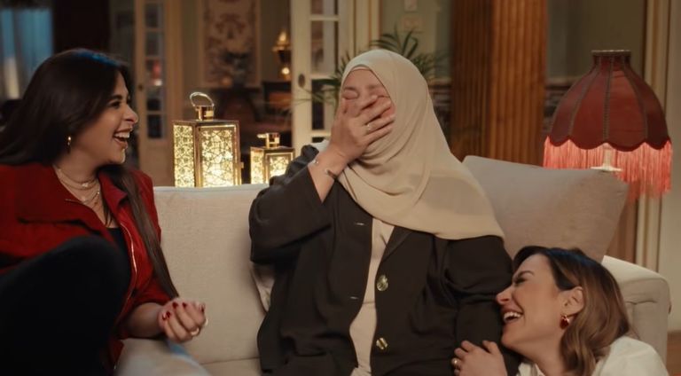 عبلة كامل تظهر في إعلان رمضاني لأول مرة منذ غياب سنوات (صور) - صورة 1