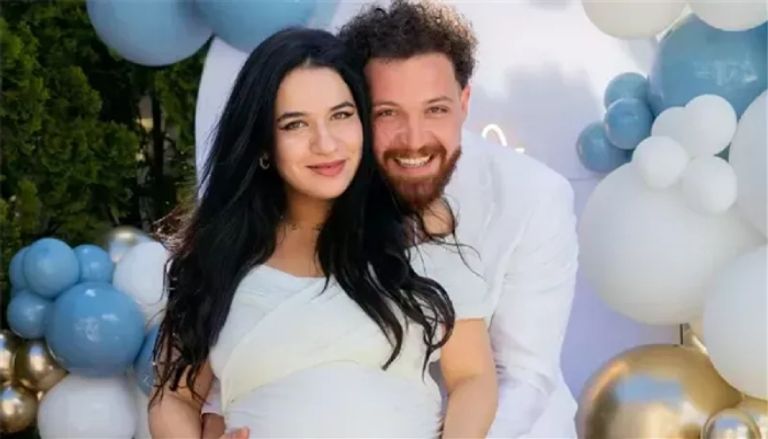 زوجة محمود حجازي تكشف أزمتها الأخيرة «هددني بالقتل».. رنا طارق تكشف أسرار علاقتها بمحمود حجازي - صورة 1