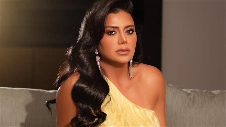 &laquo;تزوجت 11 مرة&raquo;.. رانيا يوسف تكشف ملامح دورها في &laquo;روج أسود&raquo; - صورة 1