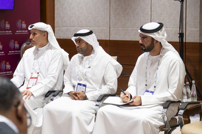 ولي عهد أبوظبي يعزز الشراكة مع سريلانكا على هامش قمة تأثير الذكاء الاصطناعي - صورة 3