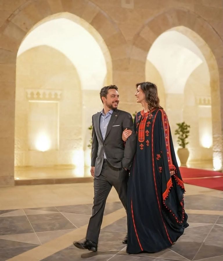 الأميرة رجوة الحسين تتألق في رمضان بإطلالة تقليدية ملكية - صورة 1